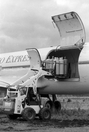 Loading air cargo