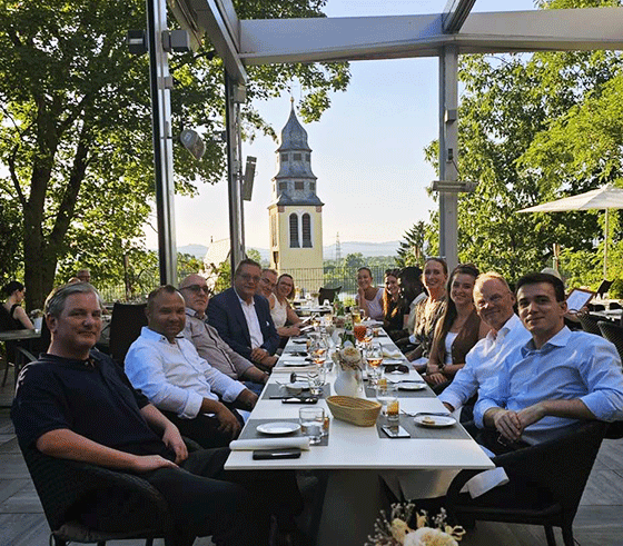 Philipp Lee Kluth, Andreas Möbius, Marco Rincker, Ingo Zimmer, Paul Breburda,  Melanie Coutandin, Denise Brand, Carmela Pungente, Nathaniel Robinson, Dagmar Hanau, Monica Di Palo, Volker Dunkake, and Nick Jones